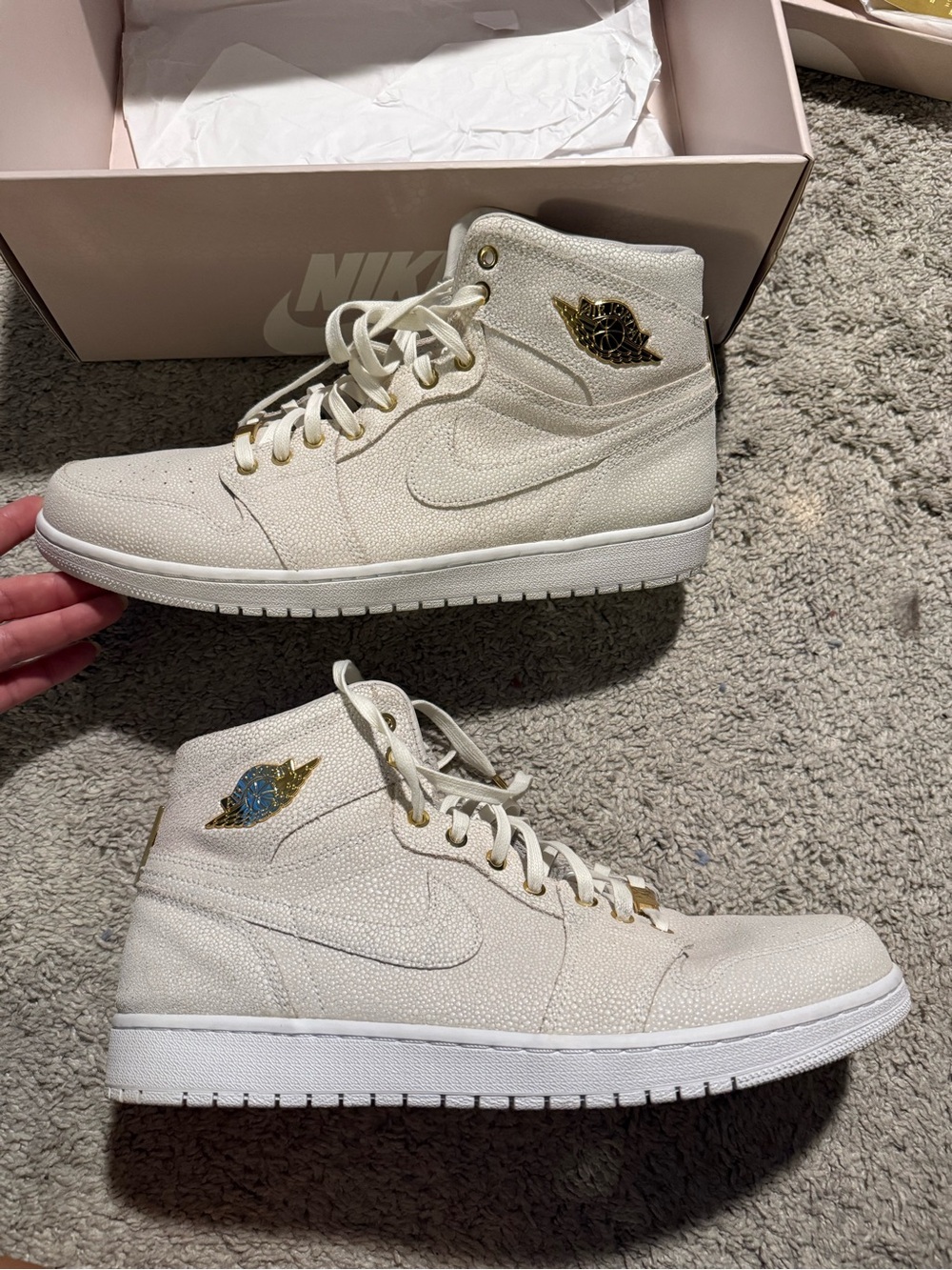 Air Jordan 1 Retro High OG 'Pinnacle' White/Metallic Gold